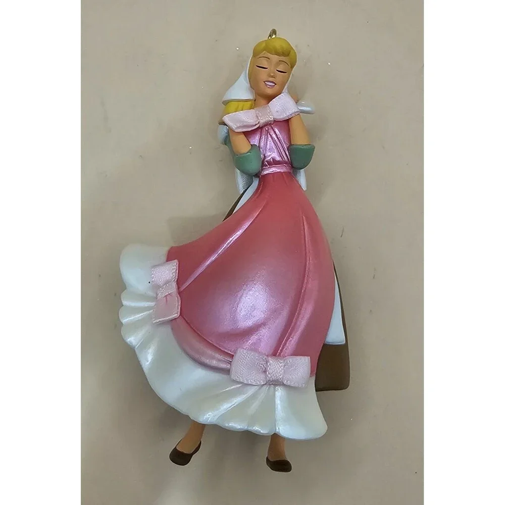 Hallmark 2016 Disney Cinderella Ornament ~ A Dream Is A Wish Your Heart Makes- N